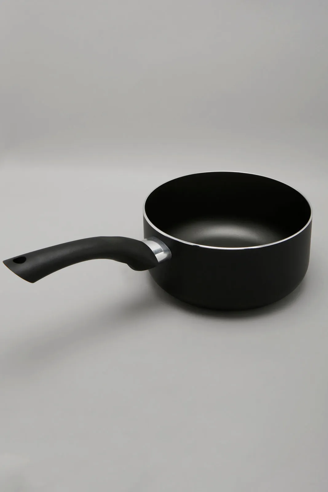 Black Aluminum Nonstick Saucepan With Glass Lid (18cm)