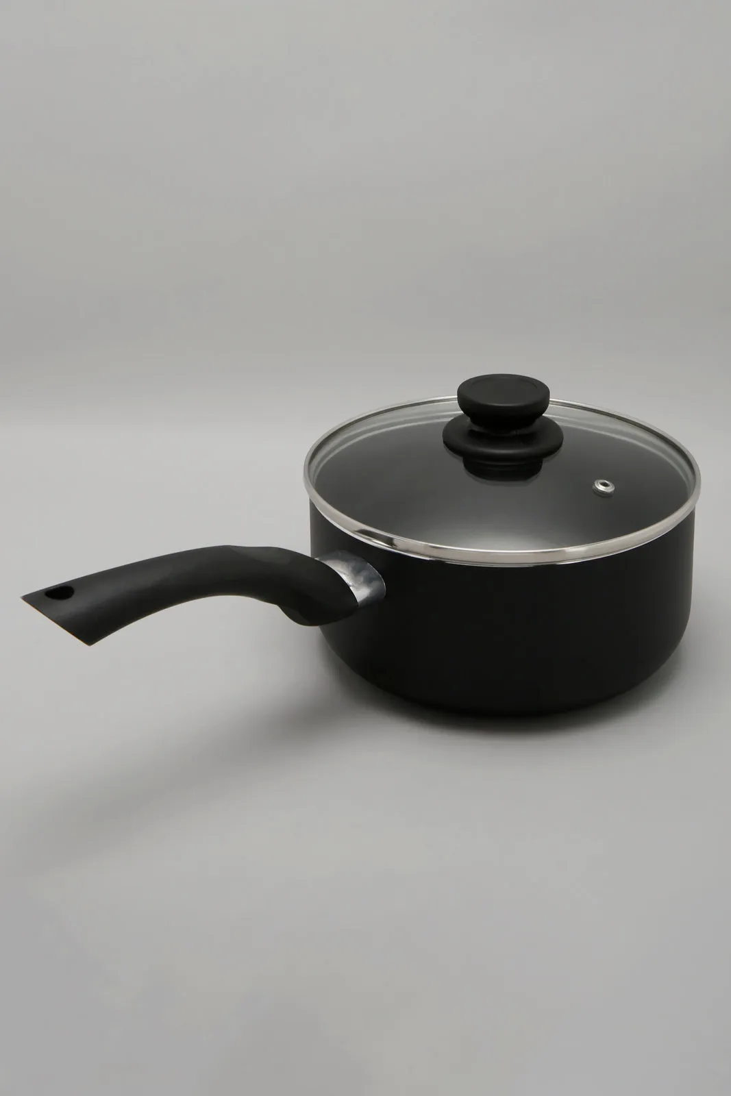 Black Aluminum Nonstick Saucepan With Glass Lid (18cm)